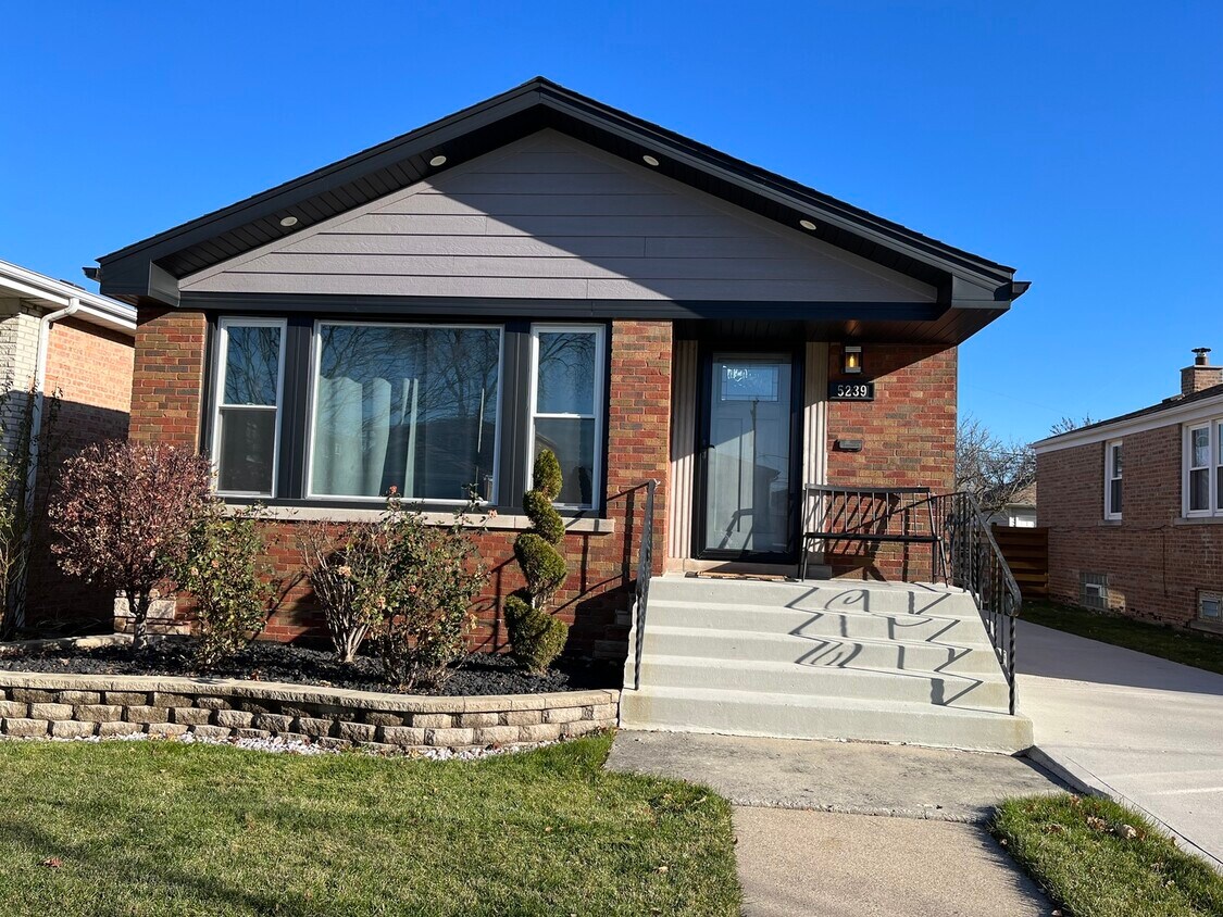 5239 S Oak Park Ave, Chicago, IL 60638 House Rental in Chicago, IL