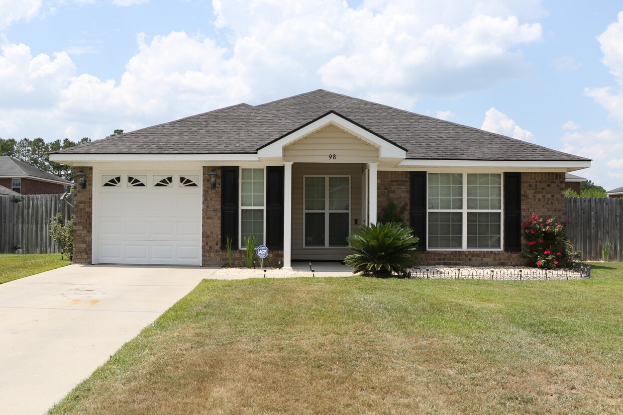 Primary Photo - 150 Medway Dr