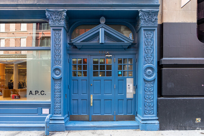 Entrance - 127-131 Mercer St