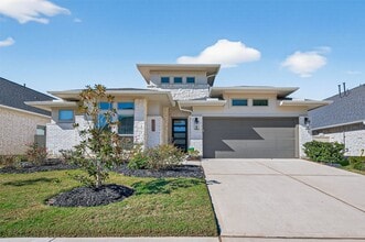 Building Photo - 15330 Legacy Pk Wy