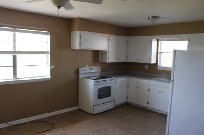 Building Photo - Rolling Meadows!!!