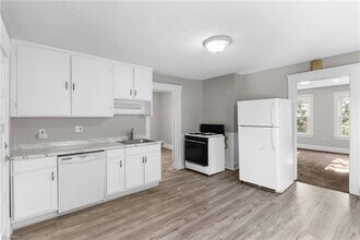 Building Photo - 2064 Halstead Ave