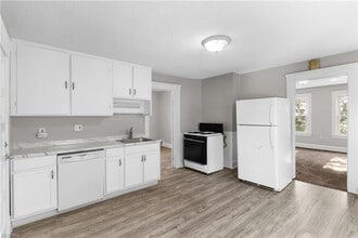 Building Photo - 2064 Halstead Ave