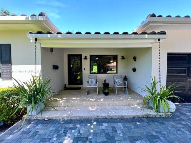 Building Photo - 537 Hunting Lodge Dr