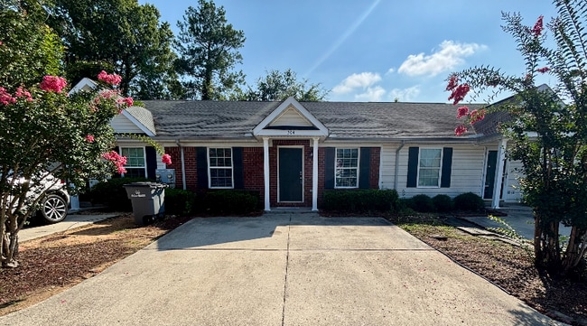 Building Photo - 304 Greendale Pl