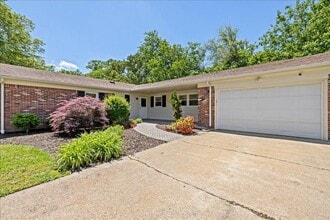 Building Photo - 4783 Rosecroft St