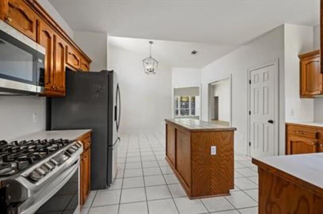 Building Photo - 10753 Fernbrook Ave