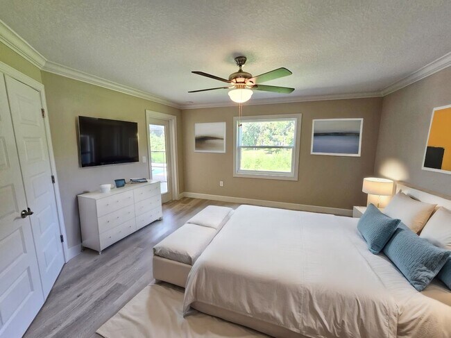 Foto del edificio - 1495 Robwood Terrace