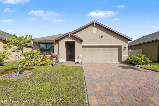 Foto del edificio - 543 Old Country Rd S E