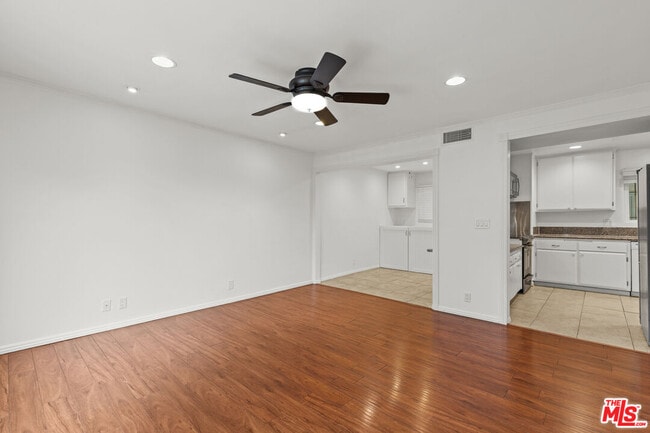 Building Photo - 2354 Fletcher Dr