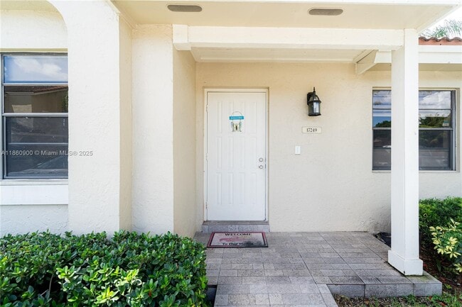Foto del edificio - 17249 NW 60th Ct