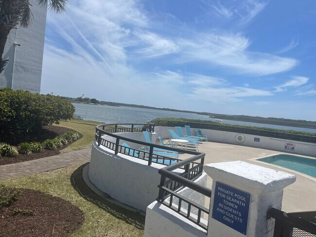 Building Photo - 322 Causeway Dr