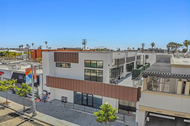Building Photo - 7846 Herschel Ave