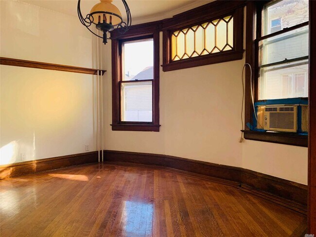 Building Photo - 225 Charles Ave