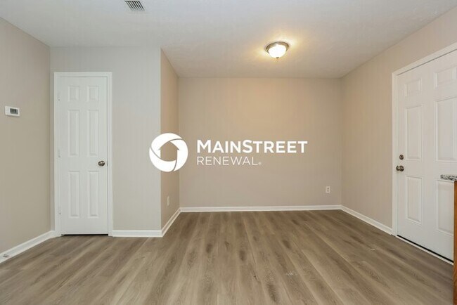 Foto del edificio - 2 Bedroom Pet-Friendly Home in La Vergne, TN with Main Street Renewal