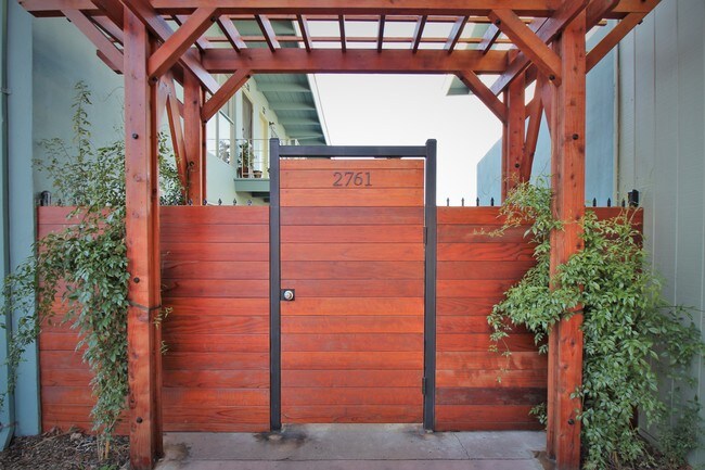 2761 Grant St Unit 02, Concord, CA 94520 Apartment for