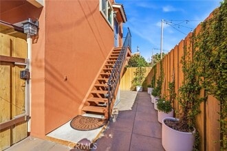 Building Photo - 316 E Palmyra Ave