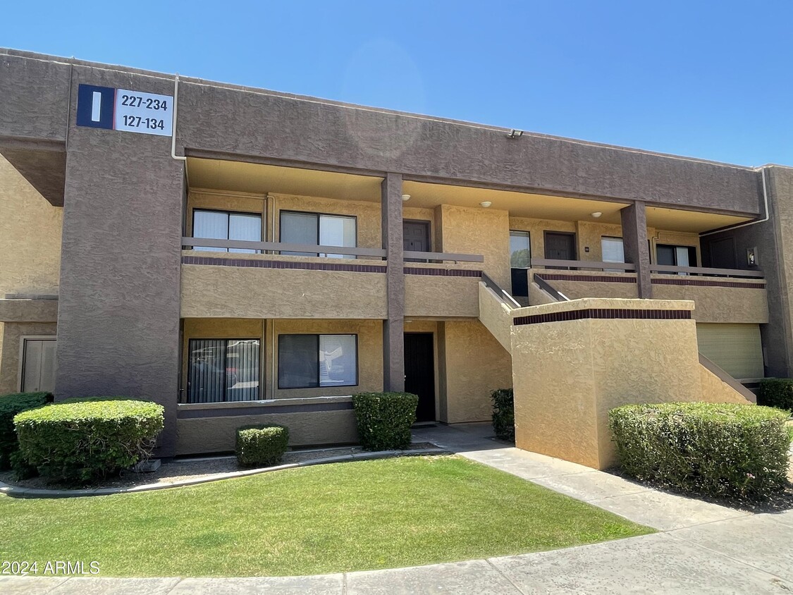 Primary Photo - 3601 W Tierra Buena Ln