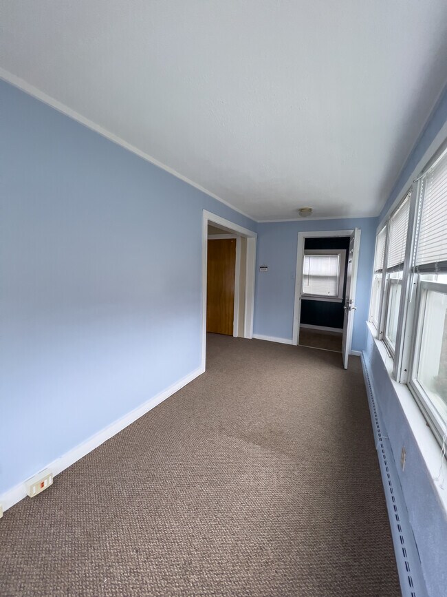 Building Photo - 917 Linden Grove Ave