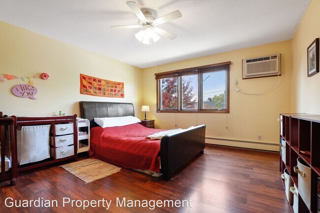 Foto del edificio - 2 br, 2 bath House - 1034 Cleveland Ave S,...