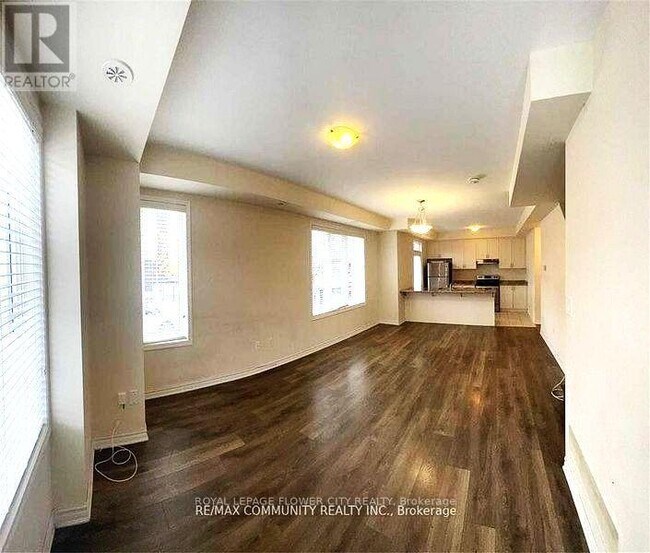Building Photo - 10-45 HURON PARK Pl