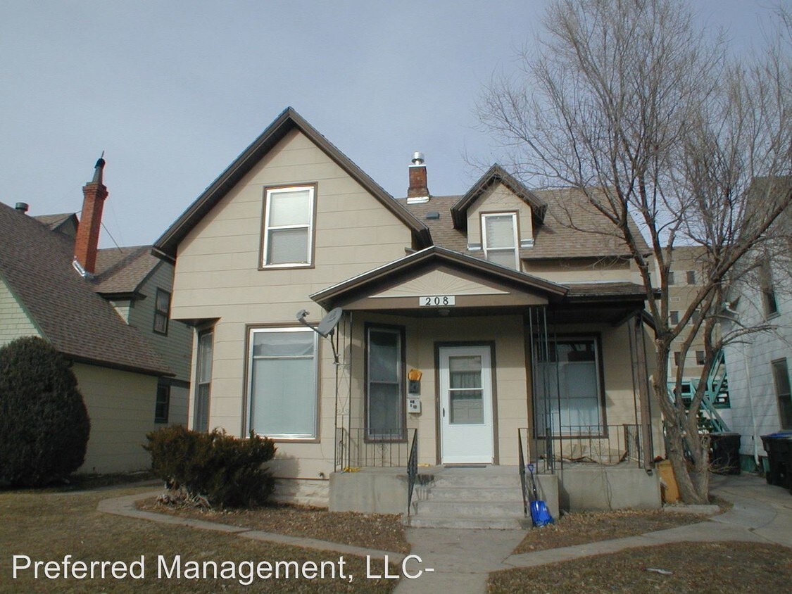 Primary Photo - 208 E 25th St