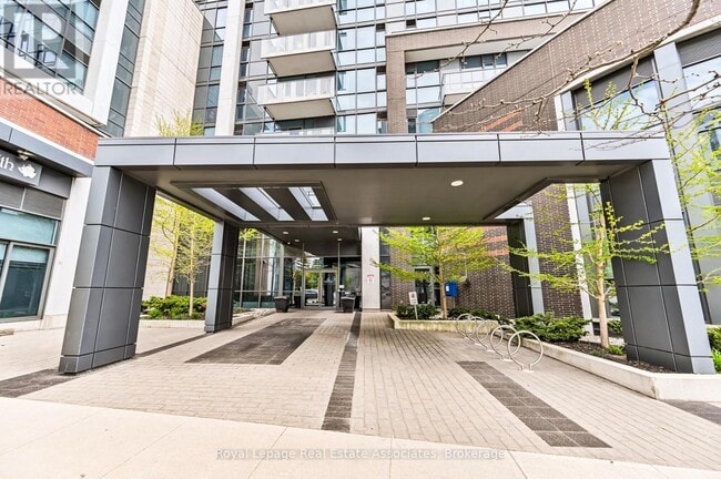 Photo du bâtiment - 1 Hurontario St