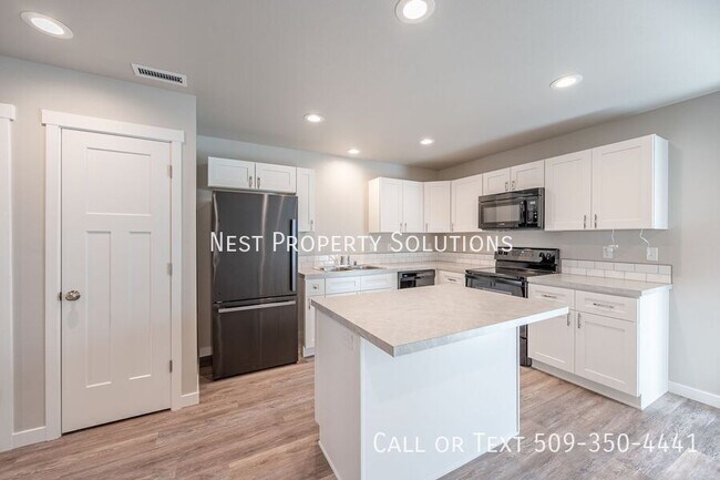 Foto del edificio - 651 Hargraves Ave NE