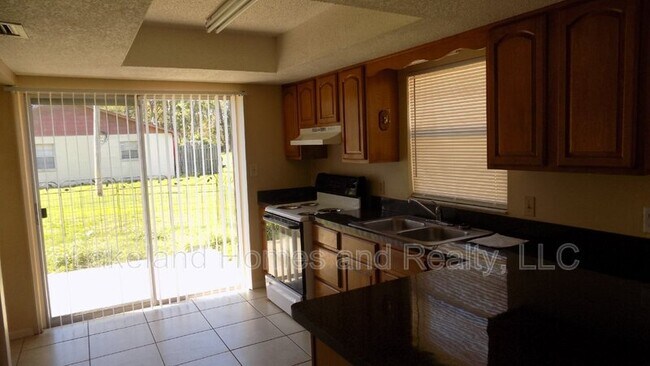 Foto del edificio - 6026 Norton Rd