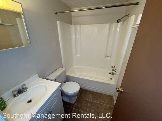 Foto del edificio - 1 br, 1 bath House - 45 N. Main Street Apt. 4