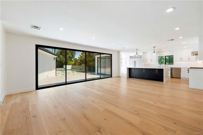 Foto del edificio - 5406 Rhea Ave