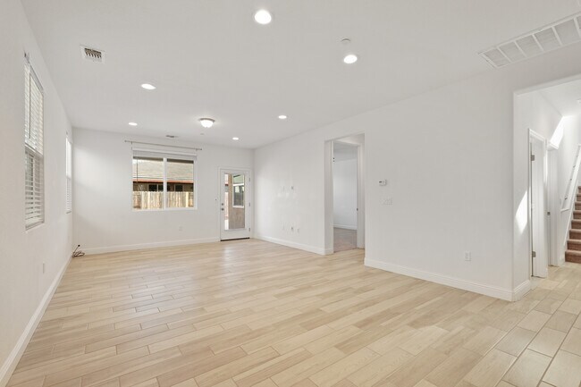 Building Photo - 3012 Salonie Ct