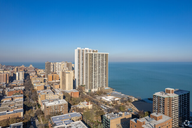 Foto aérea - Malibu Condominiums