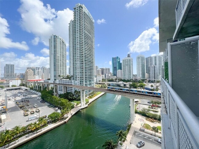 Building Photo - 690 SW 1st Ct