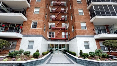 Building Photo - 66-15 Thornton Place