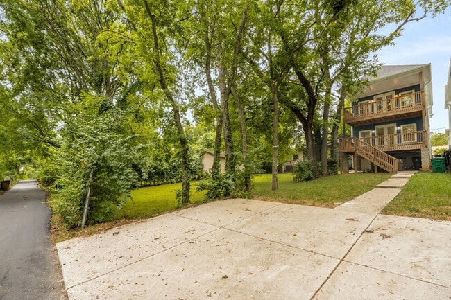 Photo - 1431 Meridian St House