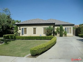 Building Photo - 716 Windsor Park Dr