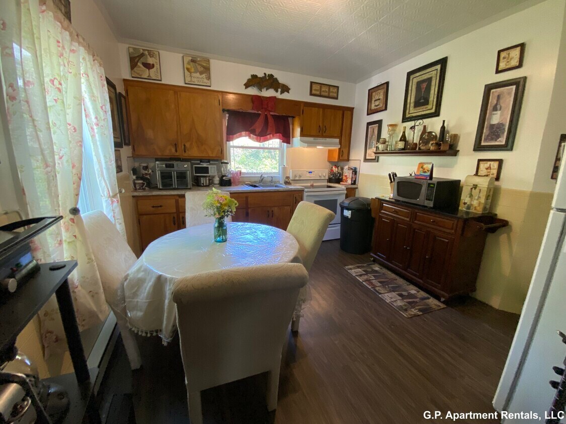 79 Essex St Unit 2, Saugus, MA 01906 Condo for Rent in Saugus, MA