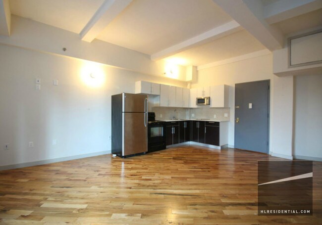 Building Photo - 2928 41st Ave
