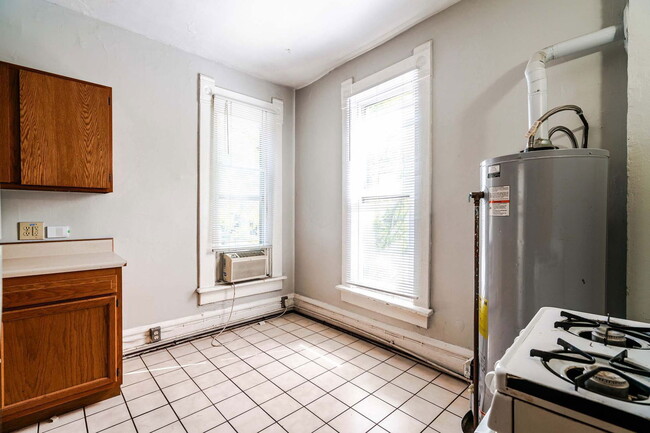 Foto del edificio - 246 1/2 W 5th Ave