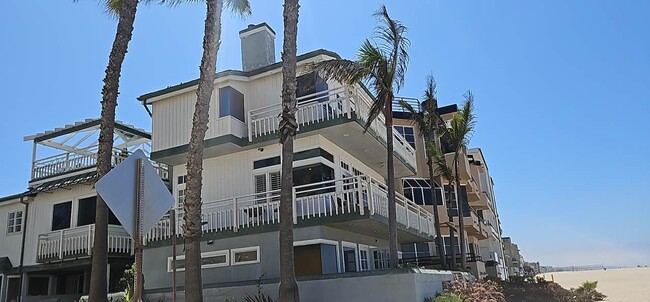 Building Photo - 3501 Ocean Front Walk