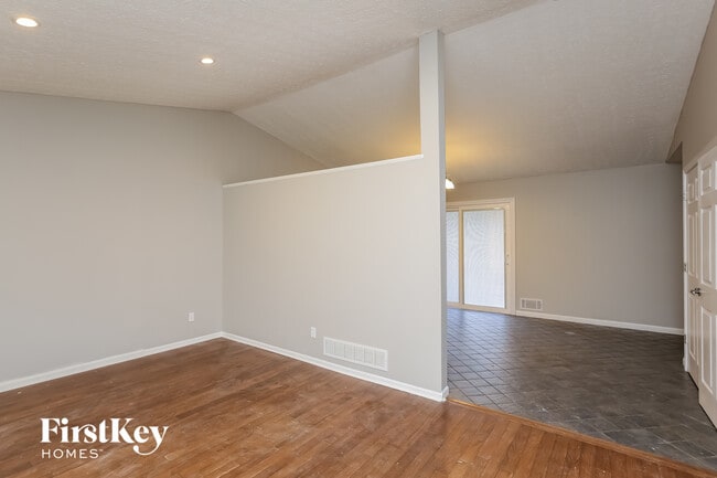 Foto del edificio - 432 Shady Ln Cir