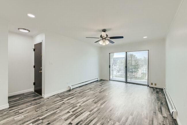 Building Photo - 5745 Circle Dr