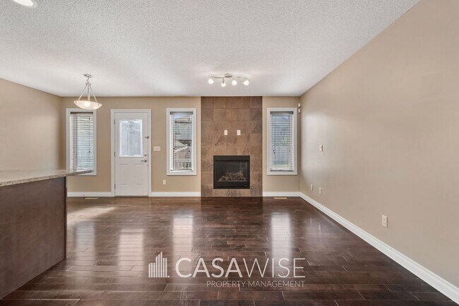 Photo du bâtiment - 5123-168A 168A Ave NW