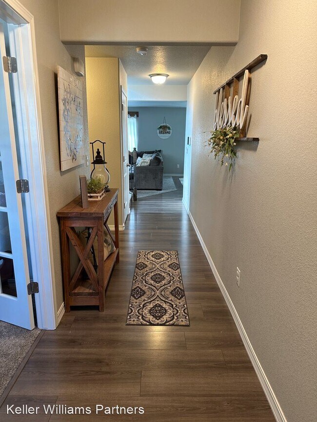 Foto del edificio - 4 br, 3 bath House - 4636 Zircon Dr