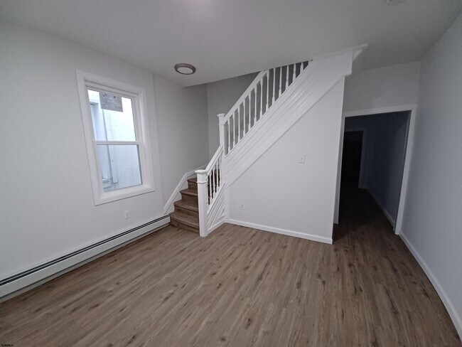 Building Photo - 1111 Adriatic Ave