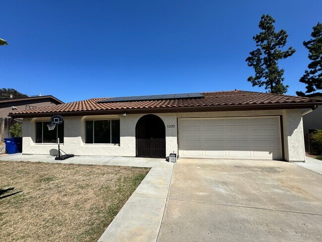 Building Photo - Remodeled 4 Bed / 3 Bath Home with Pool, Spa & Solar – Fletcher Hills