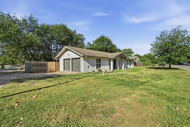 Building Photo - 2307 Deadwood Dr