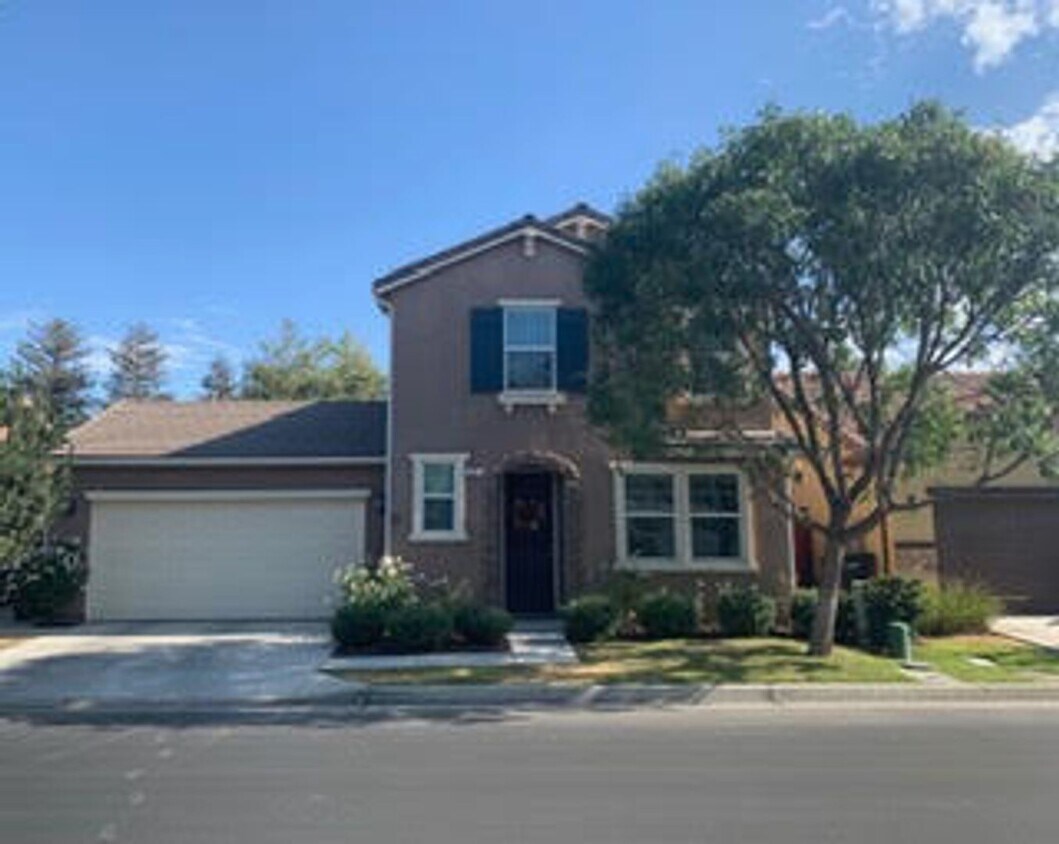 Primary Photo - 3 Bedroom 2 1/2 Bath home in gated community