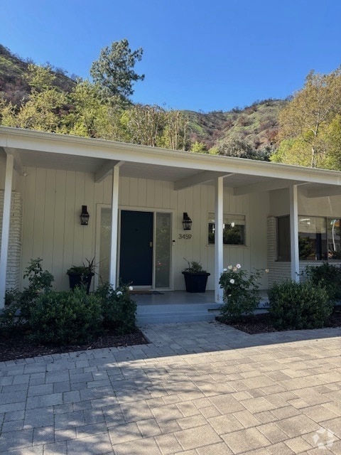 Building Photo - 3459 Mandeville Canyon Rd
